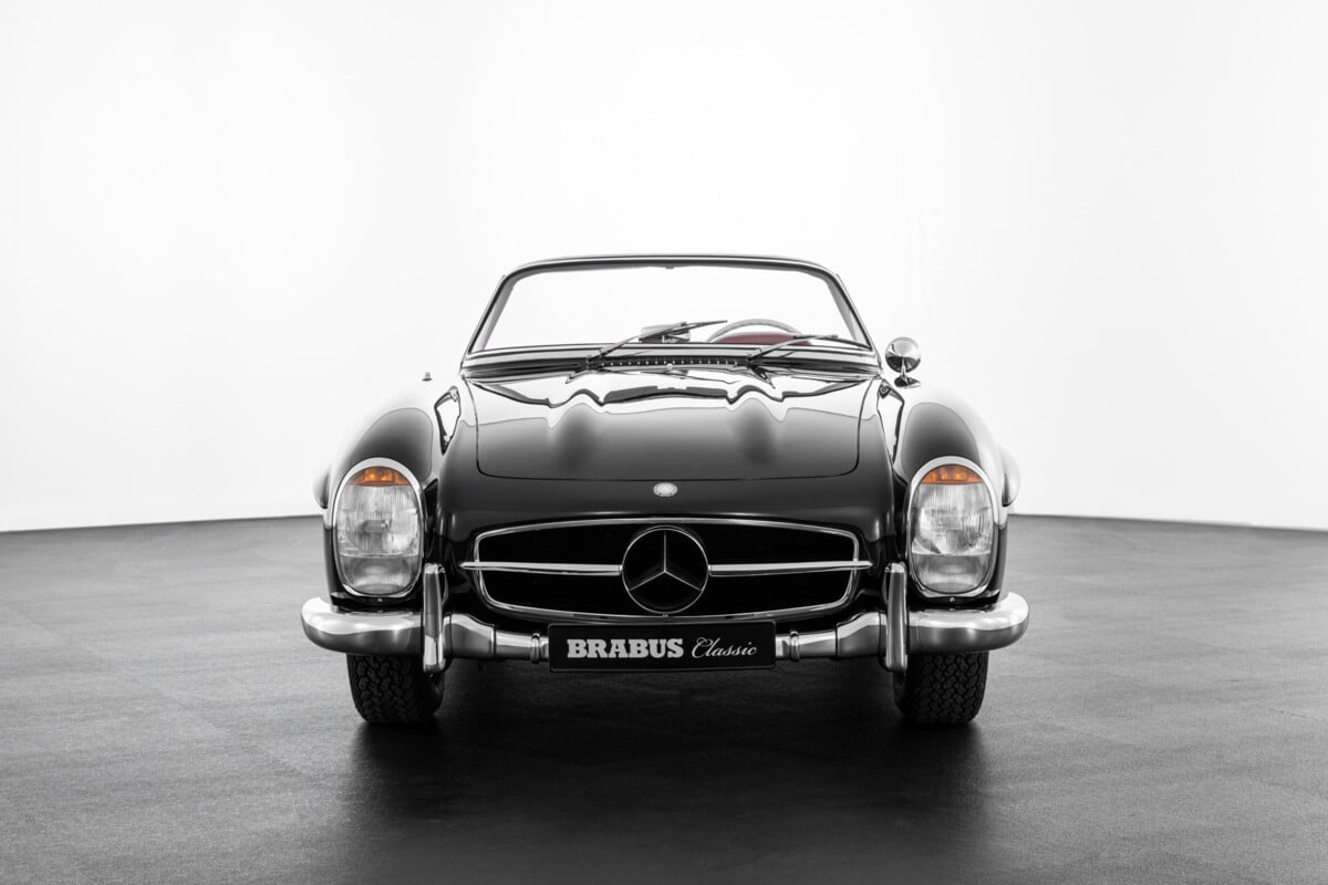 2026 Mercedes-Benz 300 SL - Photo 2